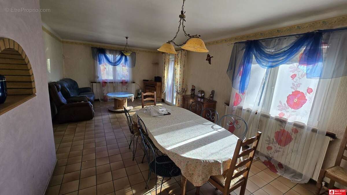 Maison à SAINT-NABORD