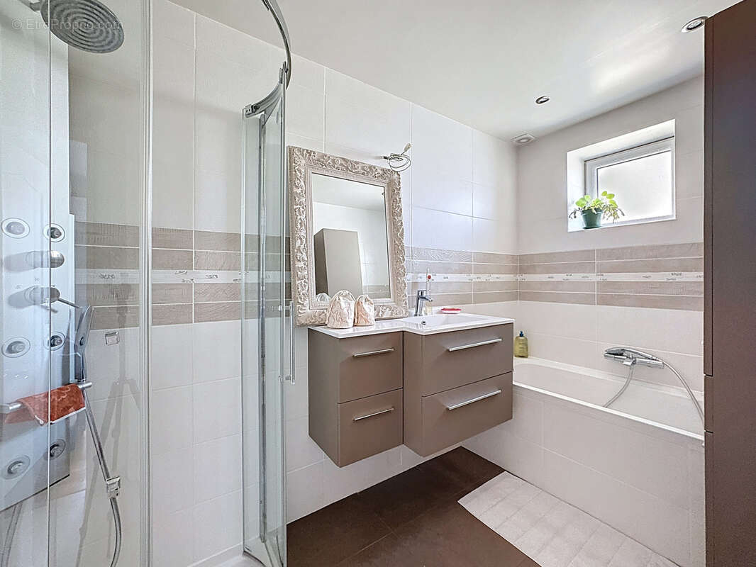 Maison à PARAY-VIEILLE-POSTE