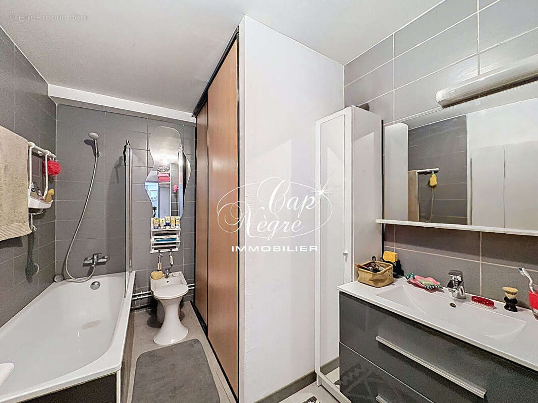 Appartement t3 clé en main avec parking à vendre à l'entrée de cogolin - golfe de saint tropez - photo 16