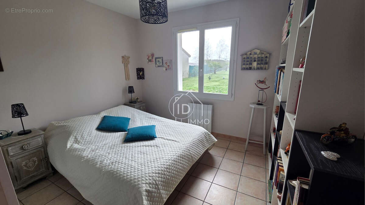 Maison à MONTPON-MENESTEROL