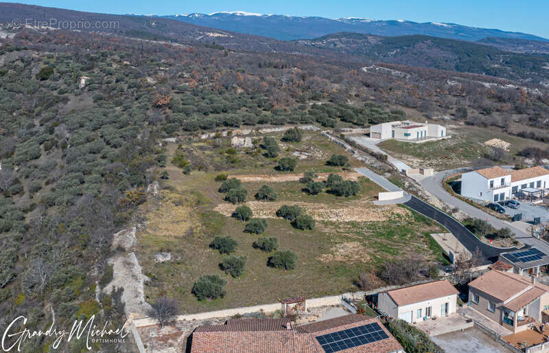 Terrain à FORCALQUIER