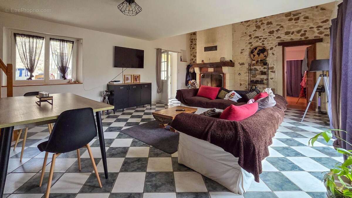 Maison 124 m² à La Breille-Les-Pins  - photo 2