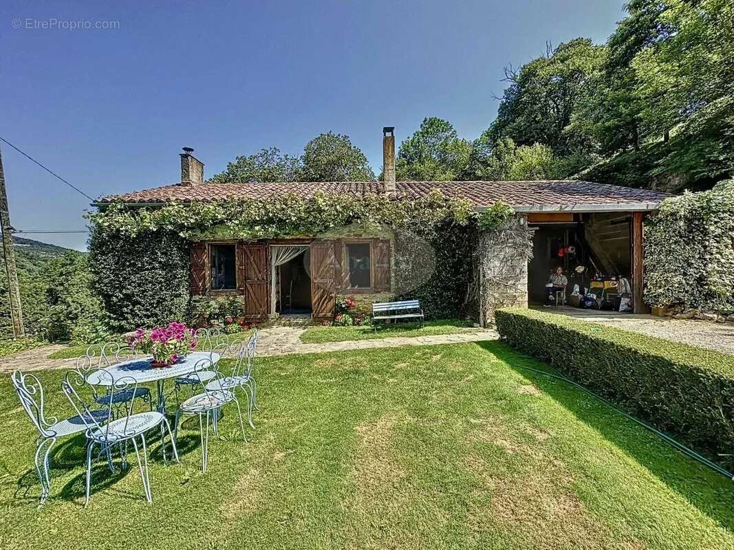 Maison à SARRANCOLIN