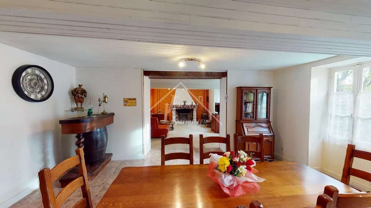 Maison à COUTANSOUZE