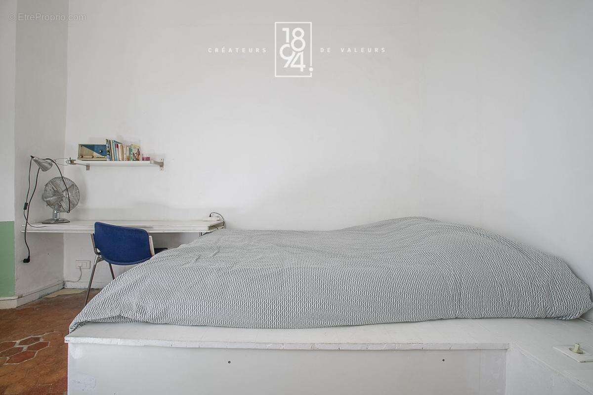 Appartement à MARSEILLE-1E