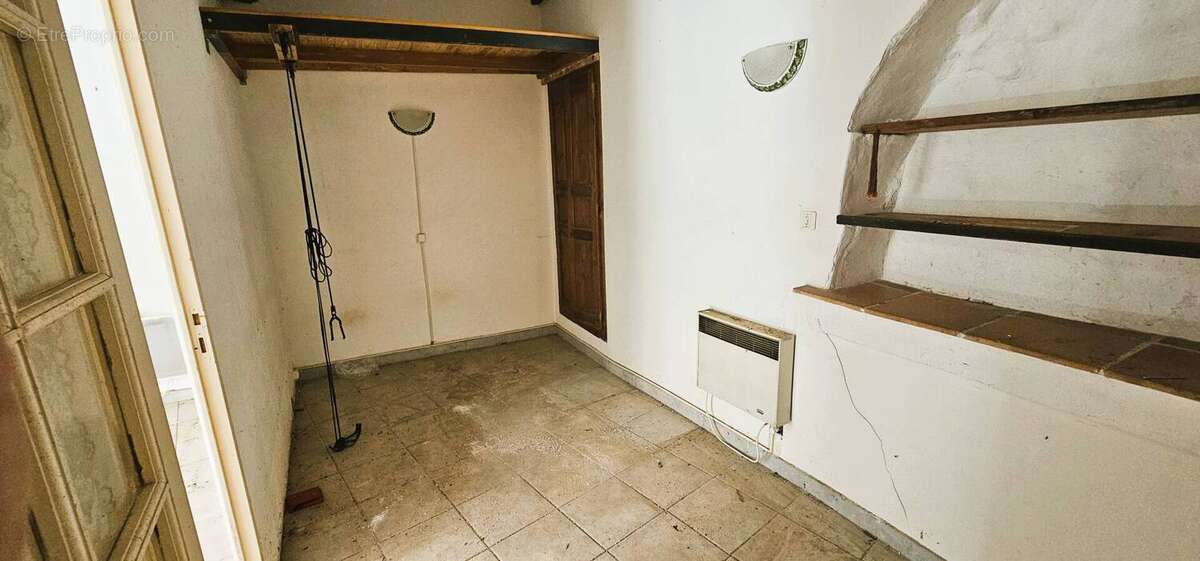 Achat appartement à rénover à Roquebrune sur argens - photo 4