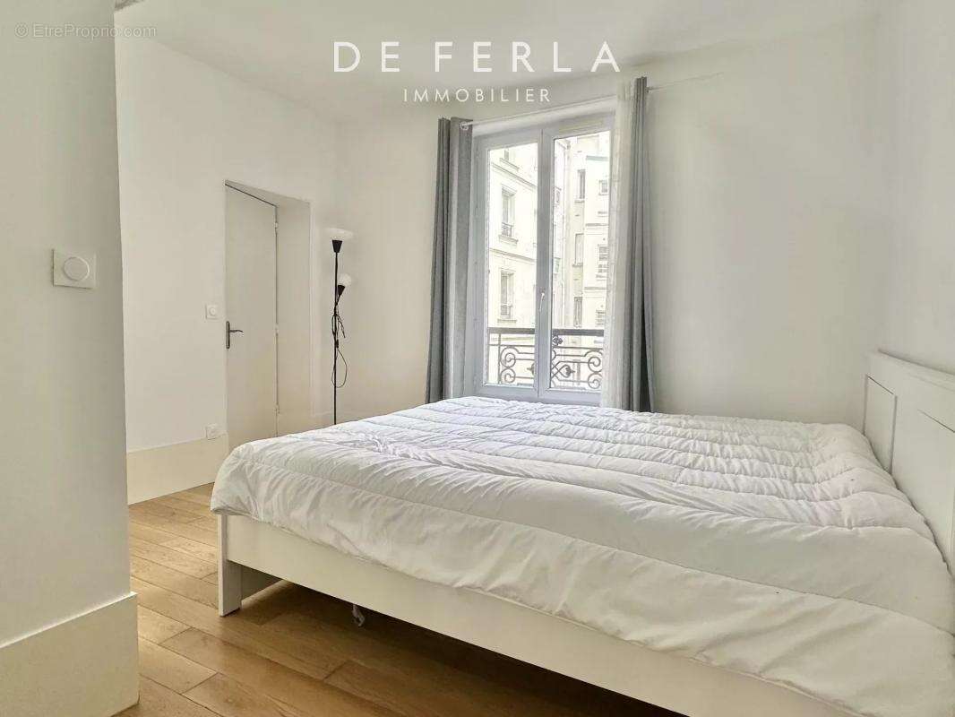 Appartement à PARIS-7E