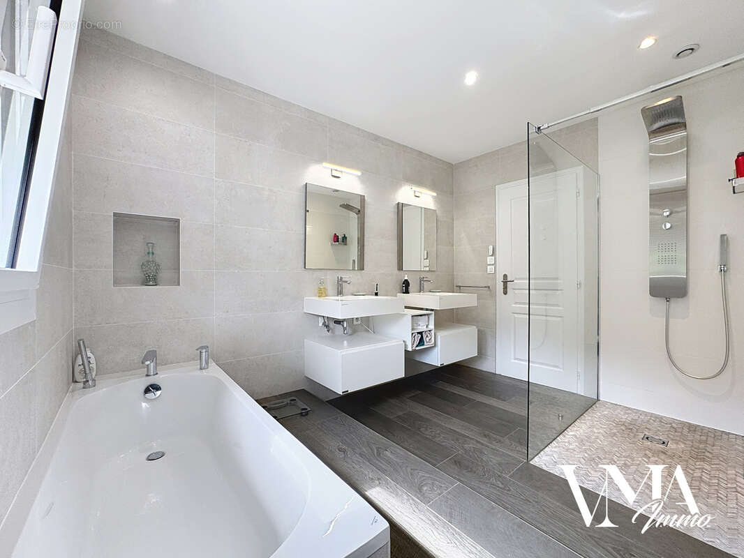 Maison à SAINT-CYR-AU-MONT-D'OR