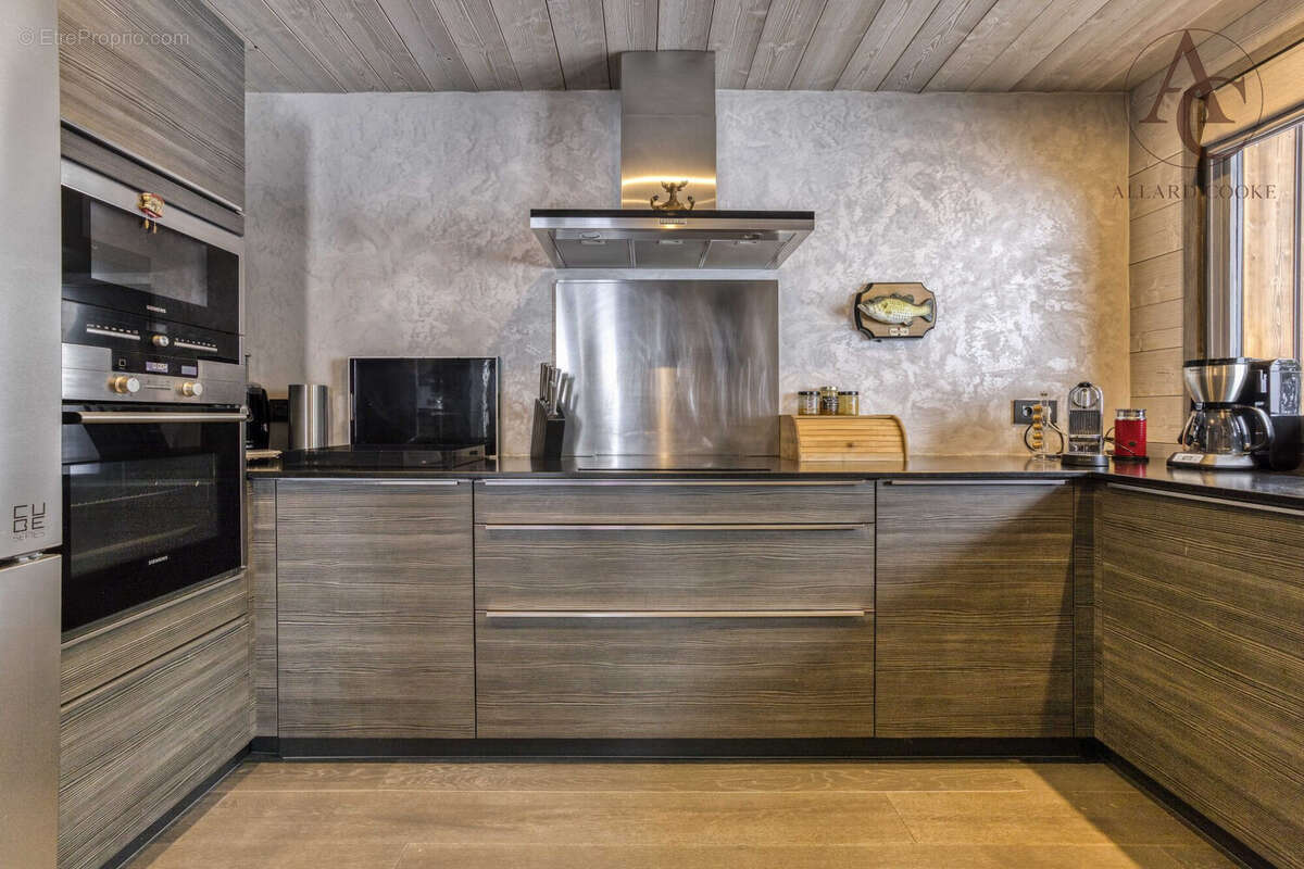 Maison à DEMI-QUARTIER