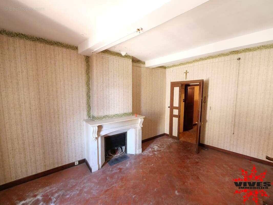 Grande maison de village de caractère  182,5 m² habitables et 310 m² de potentiel  Creissan - photo 8