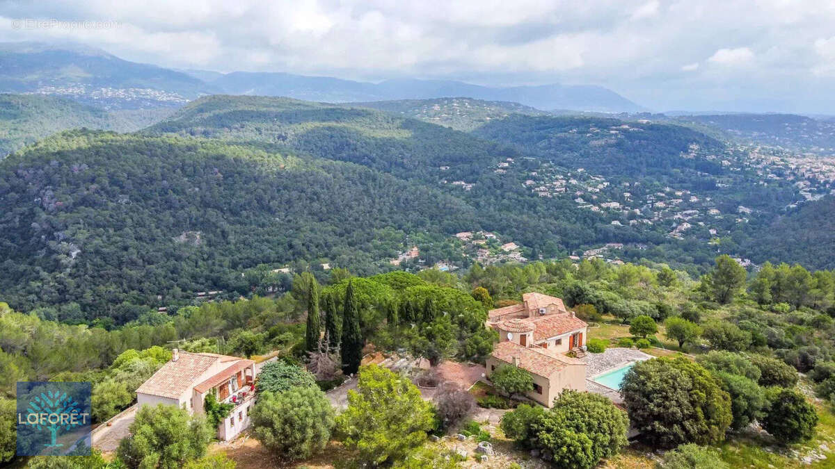 Maison à ROQUEFORT-LES-PINS