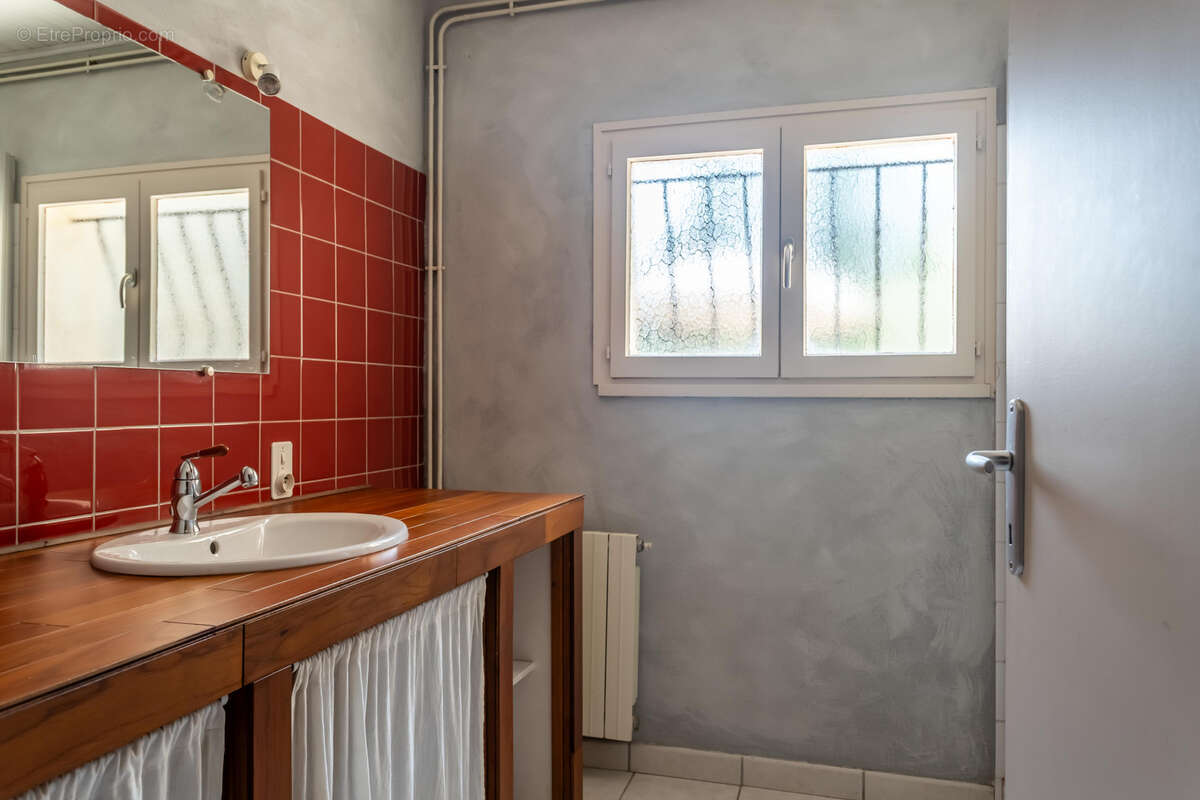 Maison de campagne avec piscine et grange - photo 41