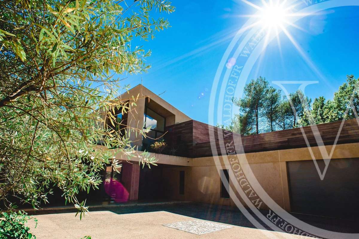 Maison à TOURRETTES