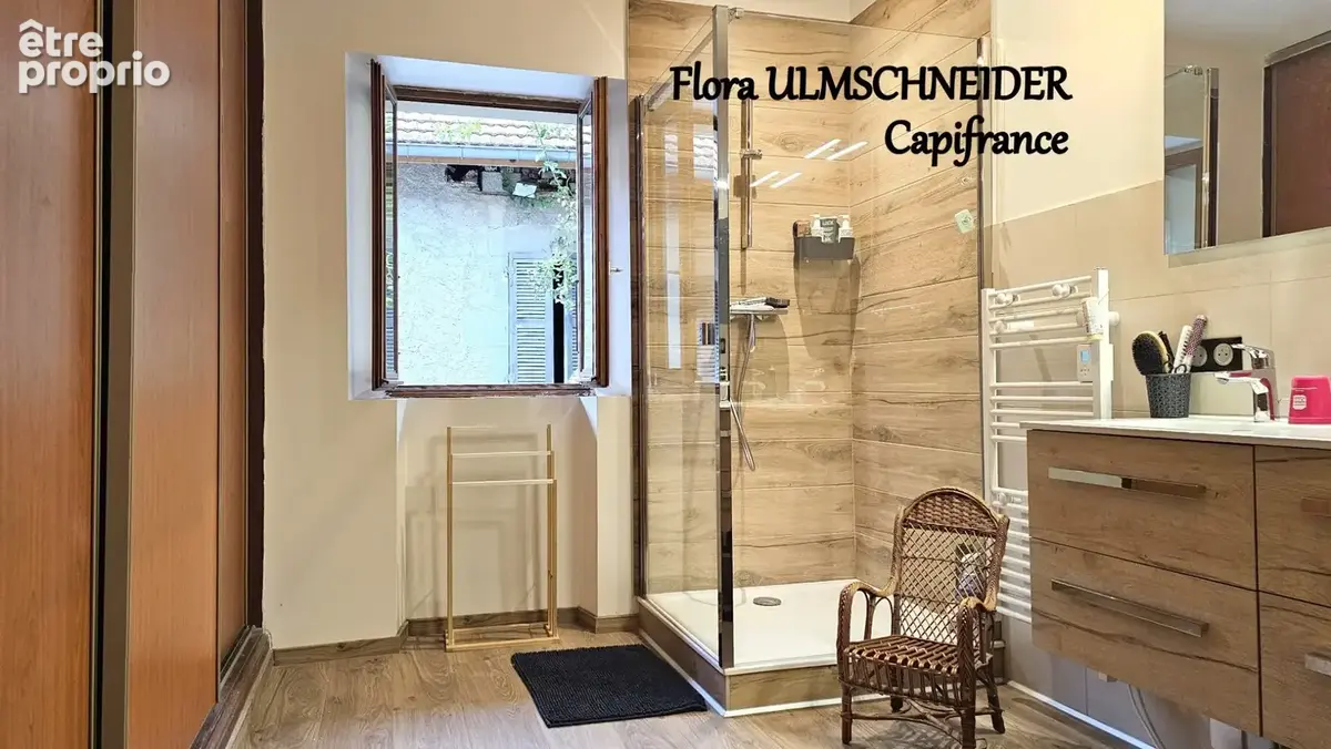 Authenticité et espace : grande maison mitoyenne en pierre avec 5 chambres à vendre à CHINDRIEUX avec garage et terrain proche d - photo 16