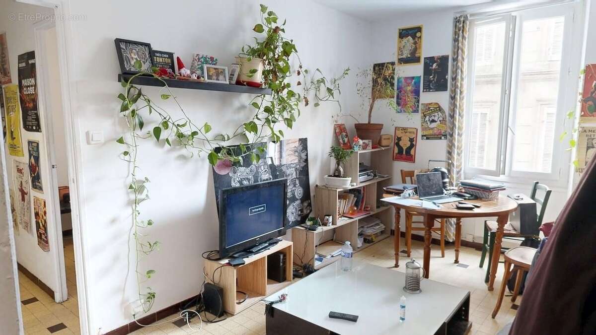 Appartement à MARSEILLE-6E