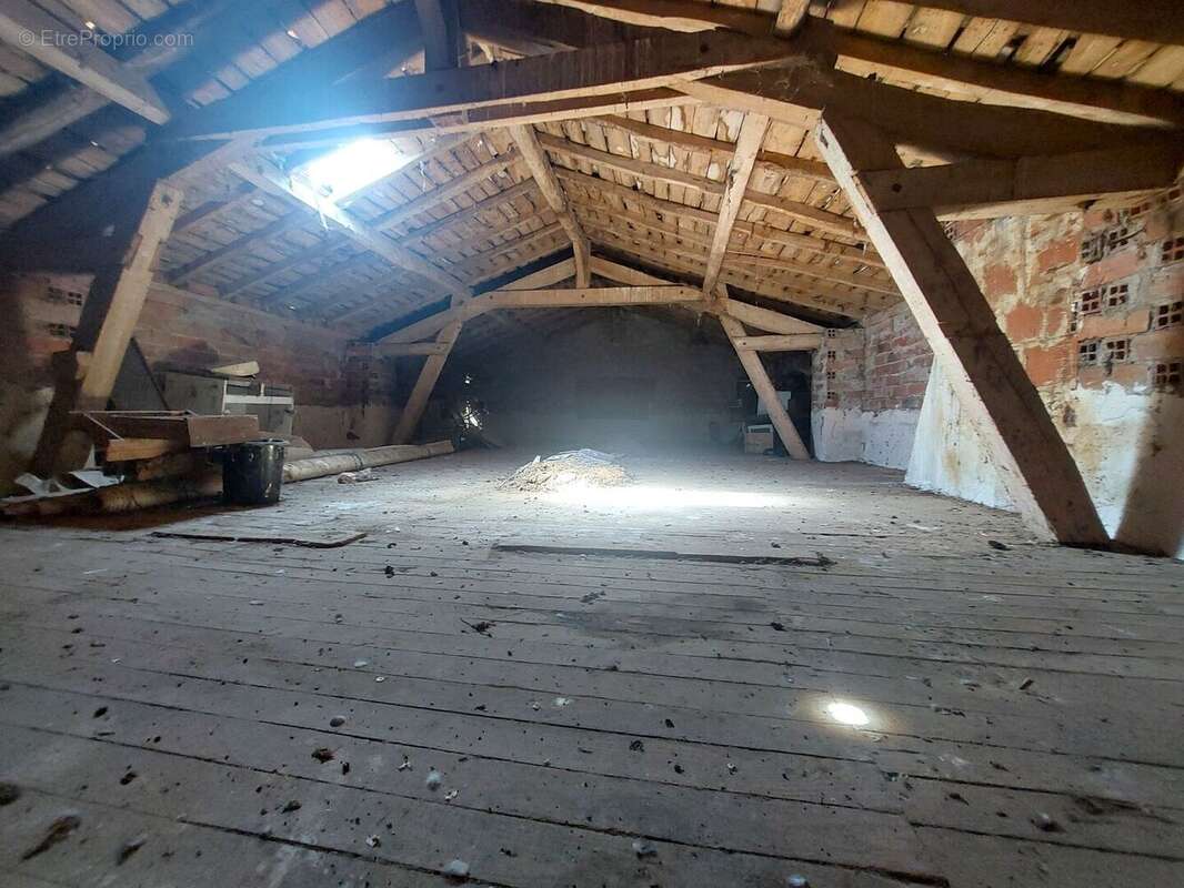 20260410121626 - Maison à AURIGNAC