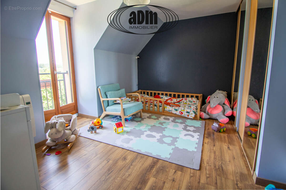 Pavillon de qualité de 180M2 au calme sur 2 500 m2 de terrain - photo 7