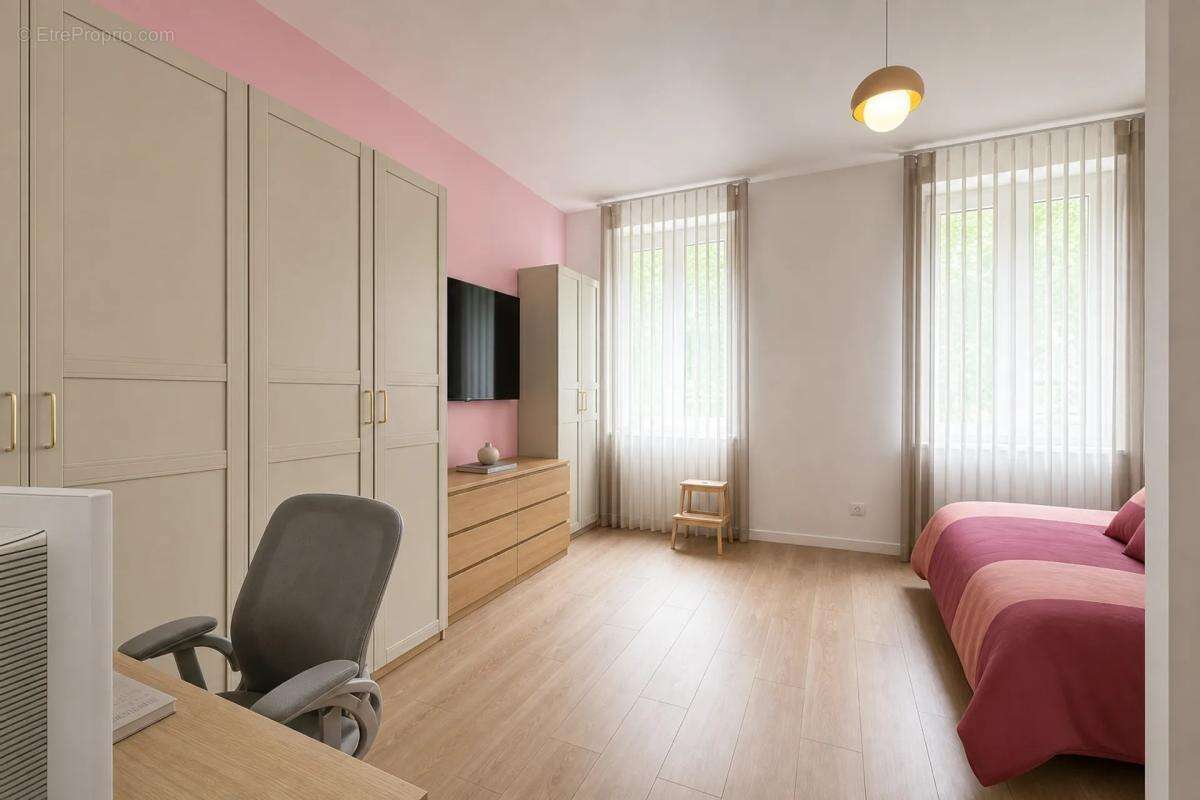 Appartement de 5 pièces de 145 m² à Saint-Étienne - photo 4
