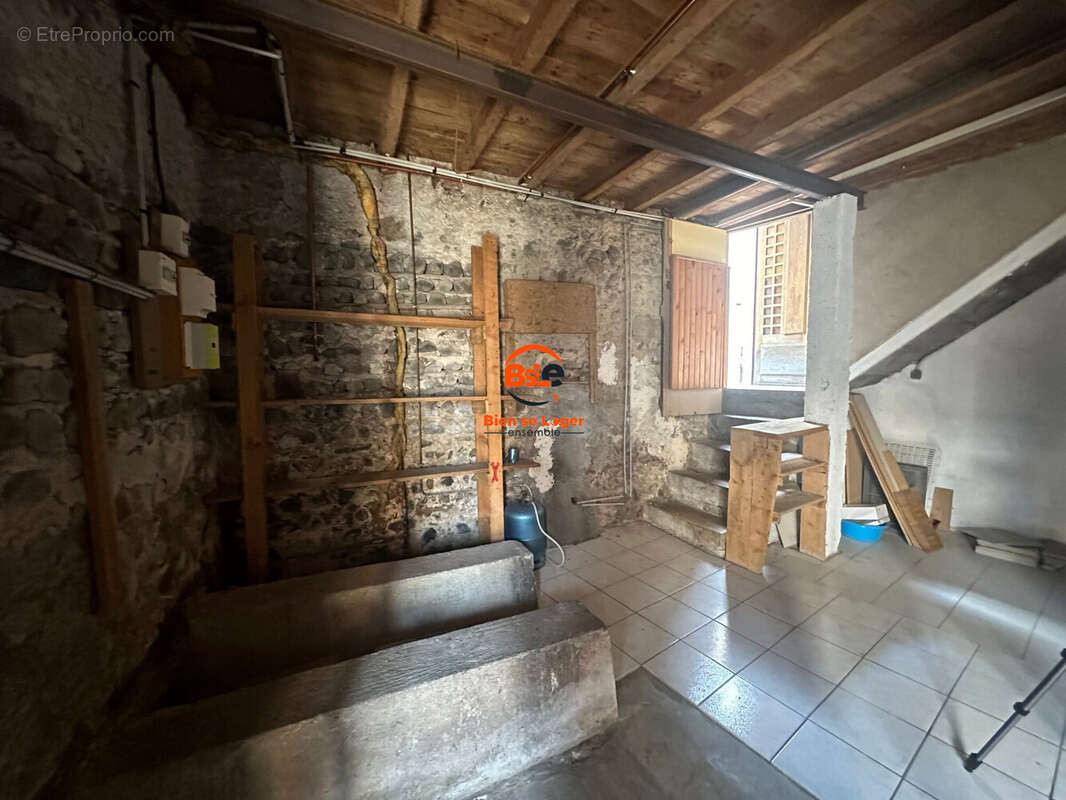 MAISON DALLET MUR SUR ALLIER A VENDRE 4 CHAMBRES AVEC GARAGE - Maison à DALLET