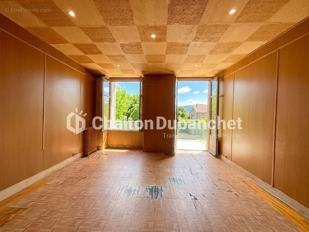 Appartement à SAINT-ETIENNE