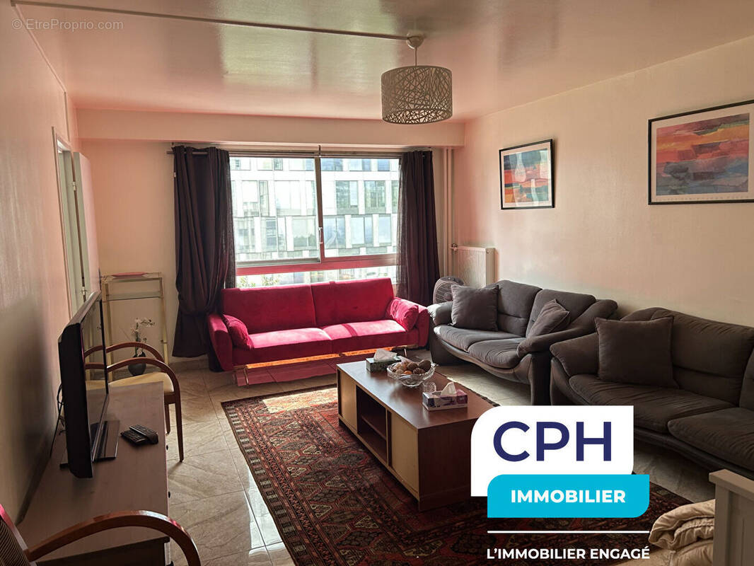Appartement à COURBEVOIE