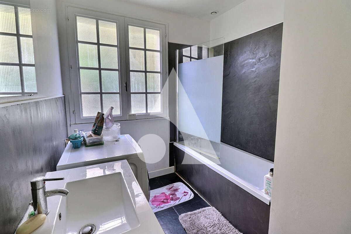 Maison à MERY-SUR-OISE