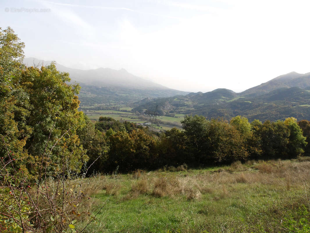 Terrain à AVANCON