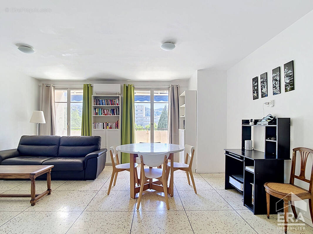 Appartement à MARSEILLE-9E