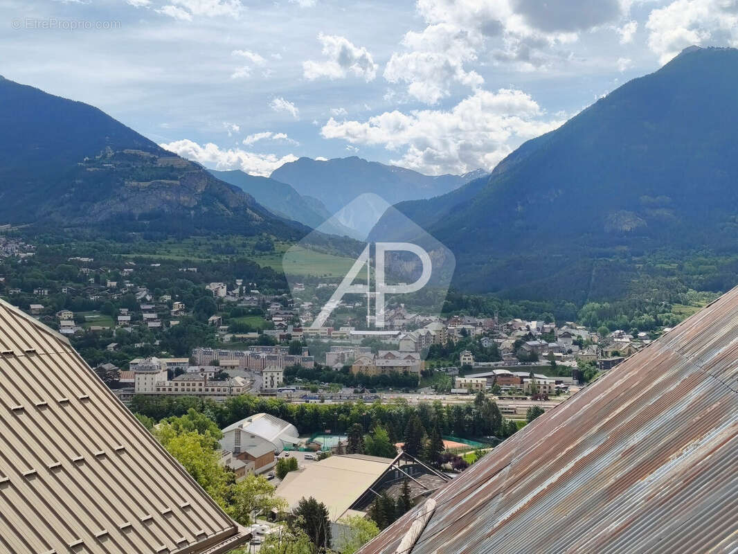 Maison 194 m² à Puy-Saint-Pierre  - photo 2