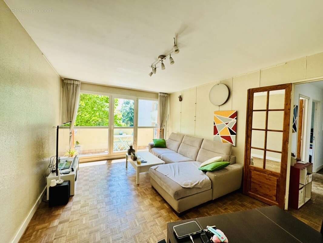 Appartement à SAVIGNY-SUR-ORGE