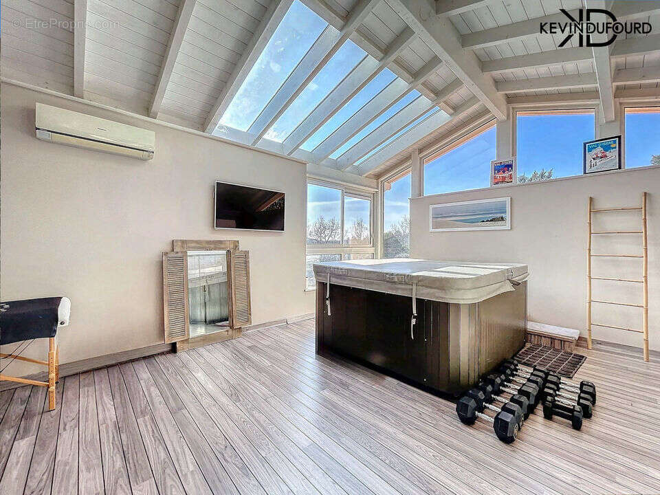 Maison à SAINT-ETIENNE-DE-FONTBELLON