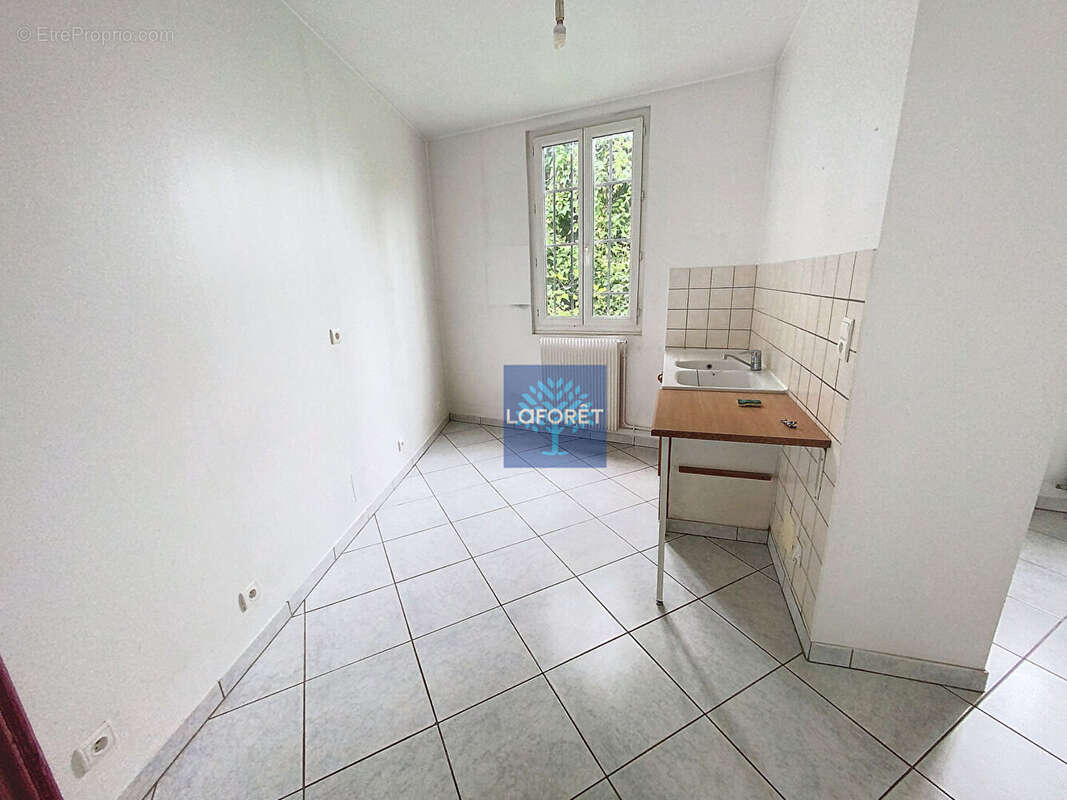 Appartement à JUZIERS