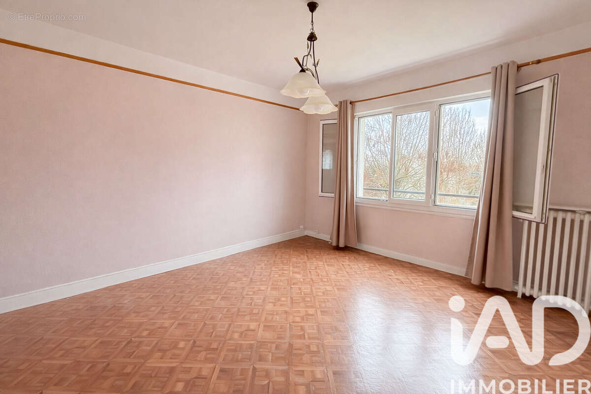 Photo 3 - Appartement à LA GARENNE-COLOMBES