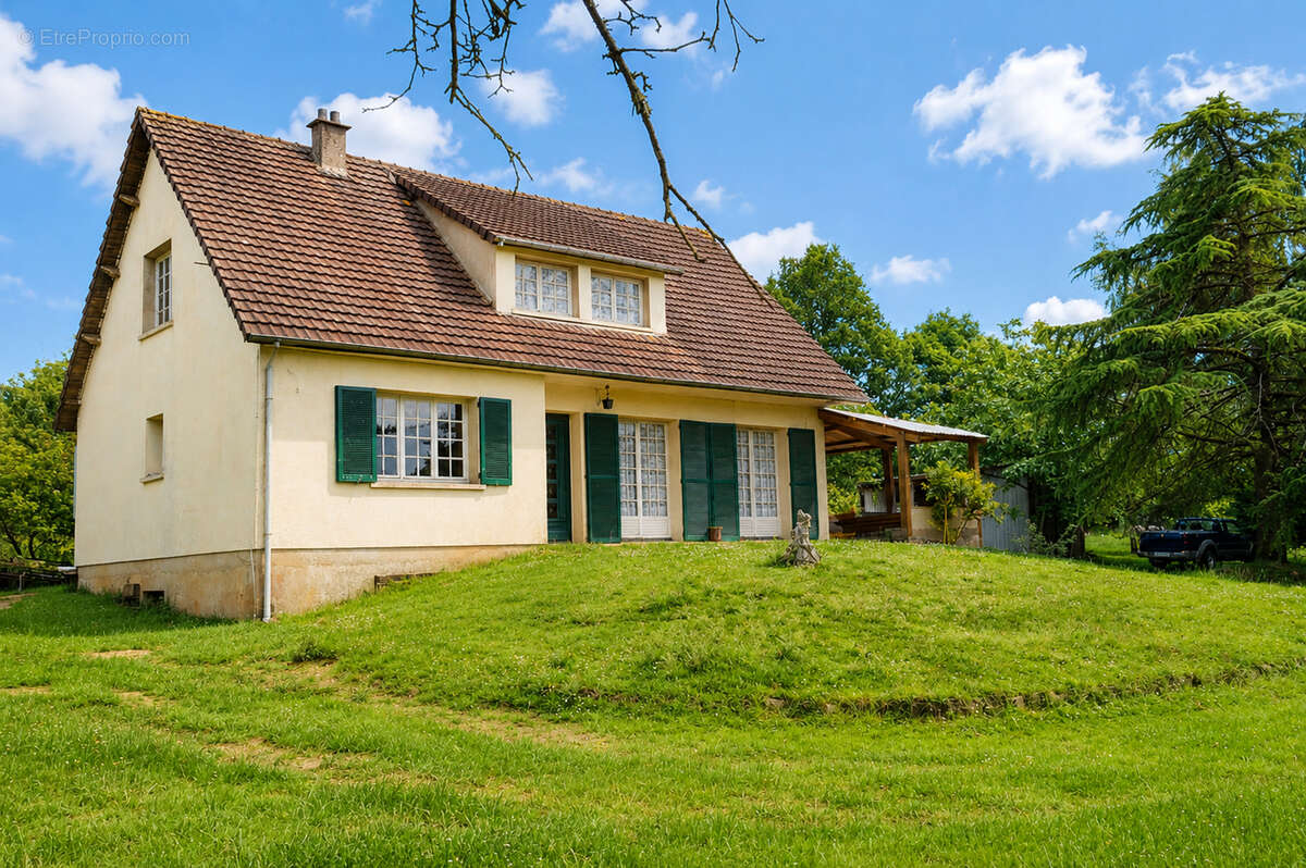 Maison à THIRON-GARDAIS