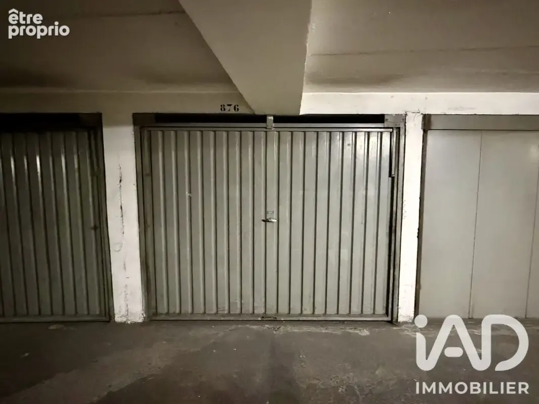 Photo 1 - Parking à PARIS-15E