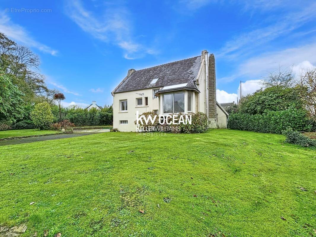 Maison à LE DRENNEC