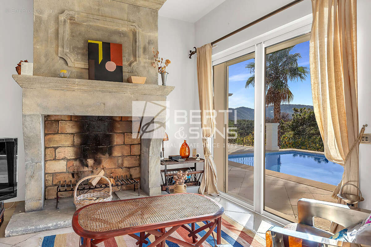 Maison à MOUANS-SARTOUX