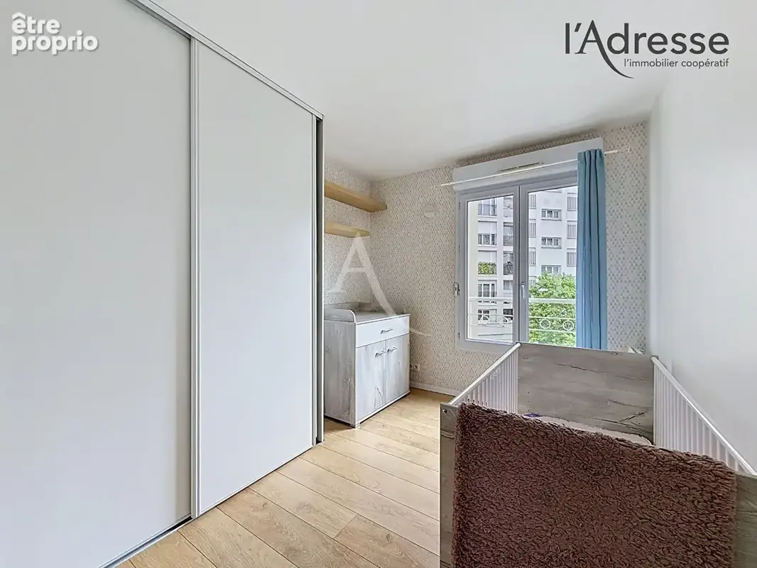 SURESNES limite Puteaux - Appartement 5 pièces 101m², cave et parking - photo 8