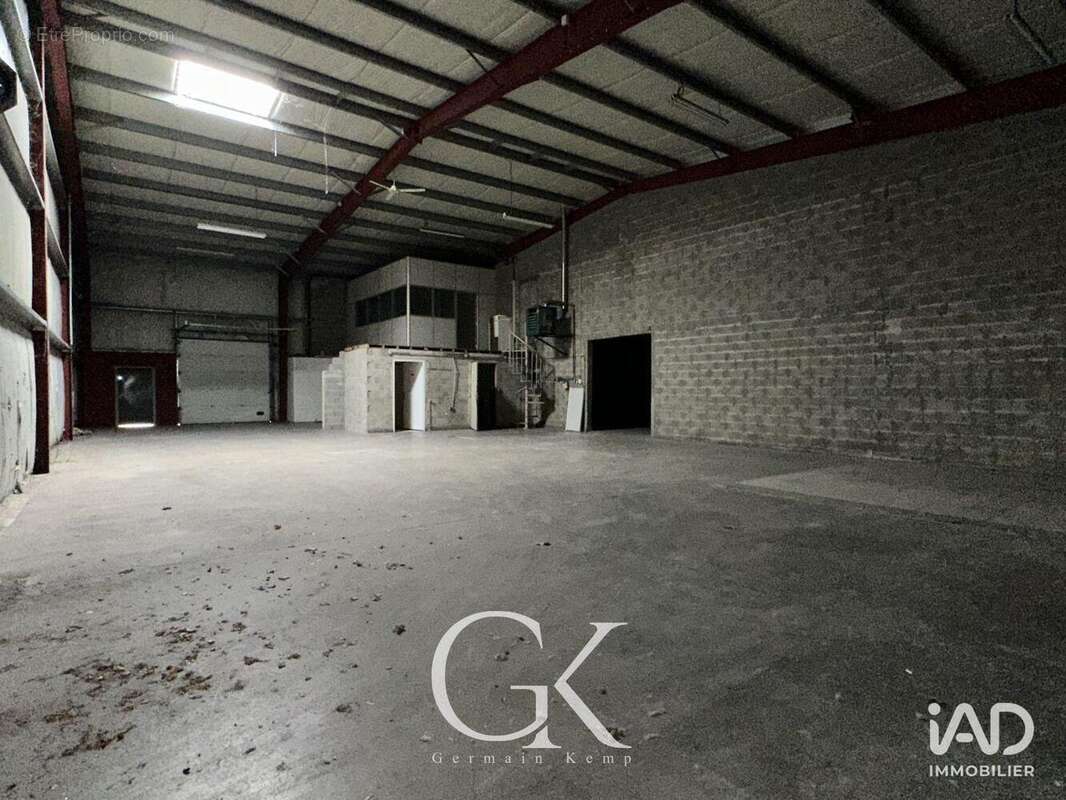 Photo 3 - Commerce à VOIRON