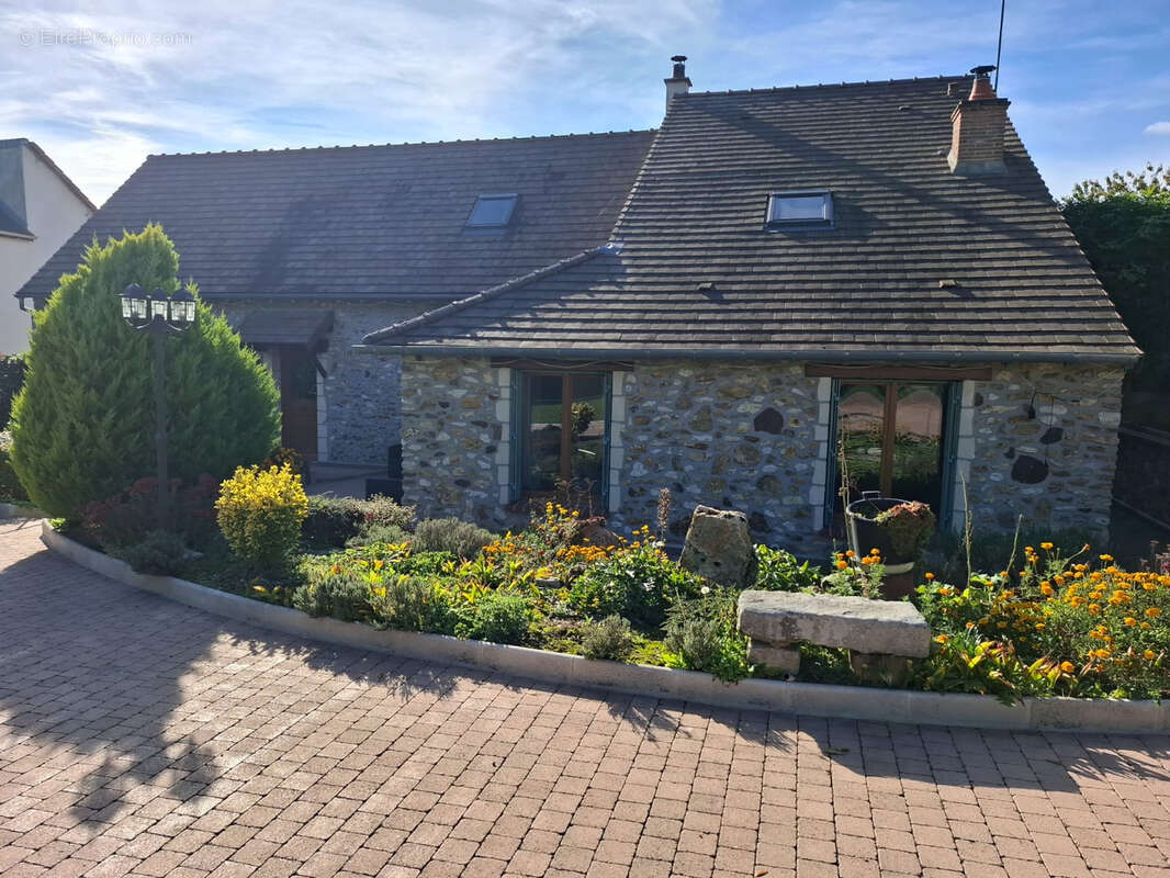 Maison à MONTMIRAIL