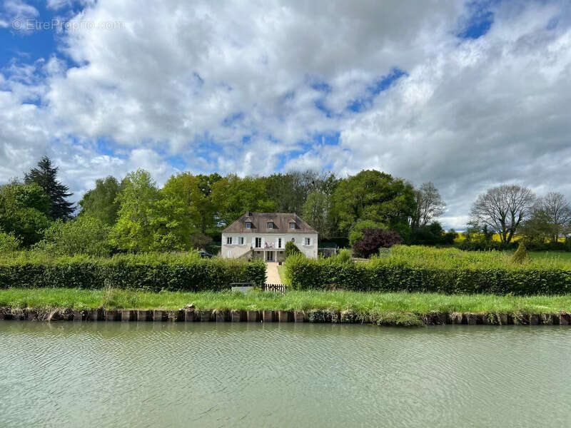 Maison de standing, sous-sol, parc arboré,piscine, vue canal - photo 24