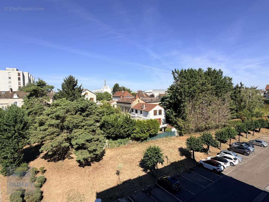 CHALON-SUR-SAONE - Appartement T3 dans résidence au calme - - photo 6