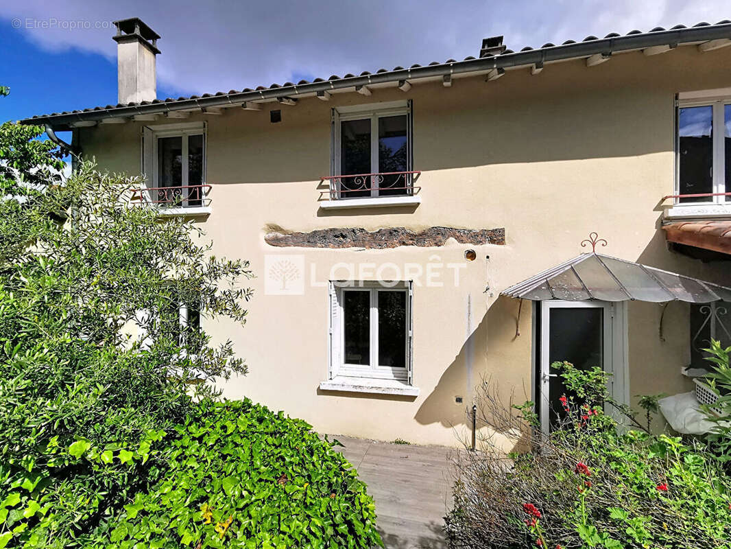Maison à SAINT-DIDIER-DE-FORMANS