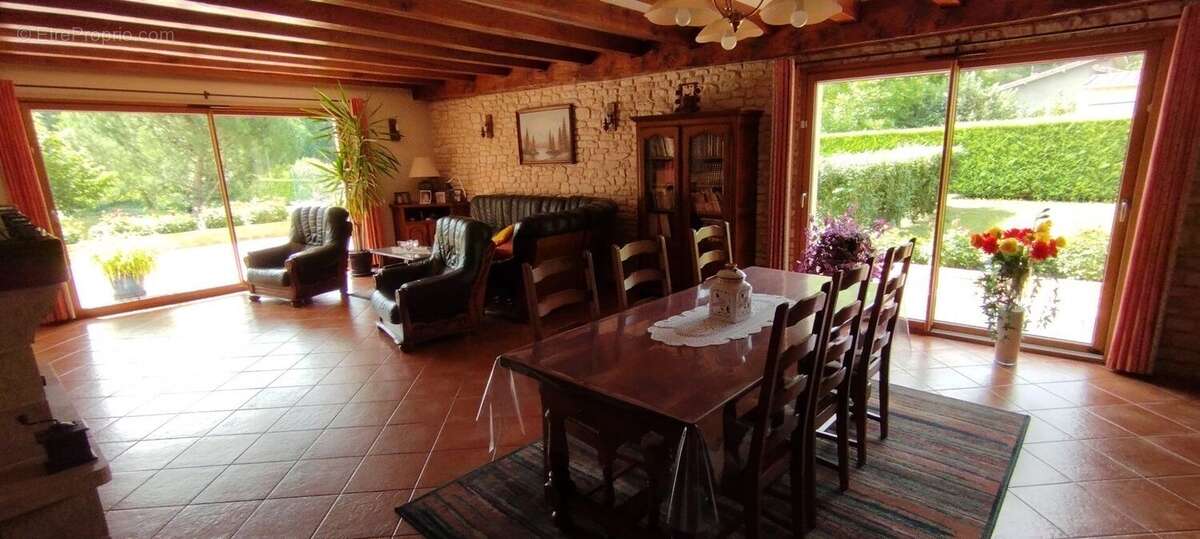 Maison à LISSAC-ET-MOURET