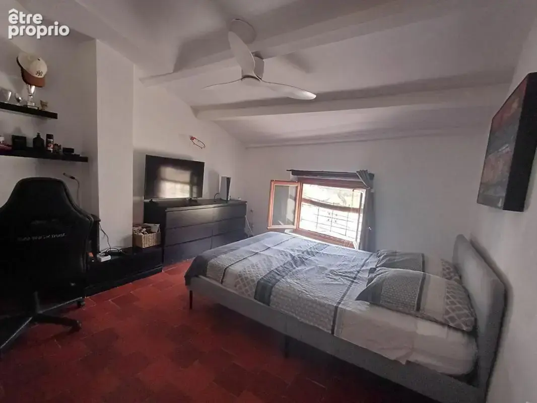 Saint Zacharie Maison de village T5 de 124 m2 - photo 9