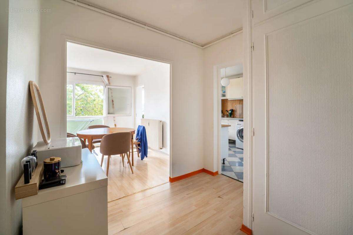 Appartement de 4 pièces de 81 m² à Déville-lès-Rouen - photo 3