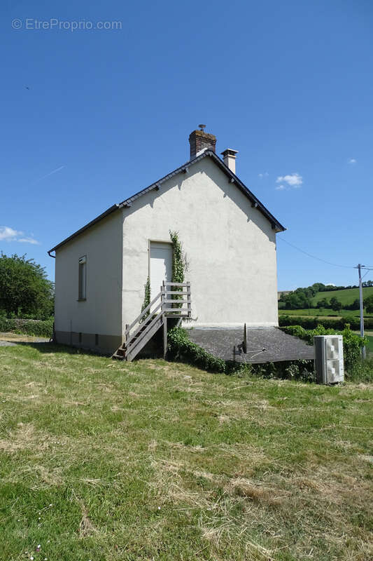 Maison familiale de 115 m2 avec bâtiment de 82.5 m2  et  terrain de 1246 m2 - photo 18