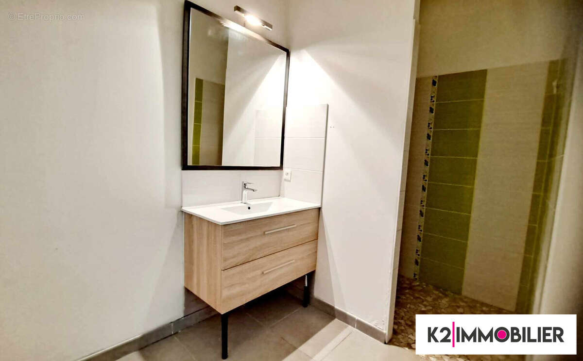 Maison à MONTELIMAR