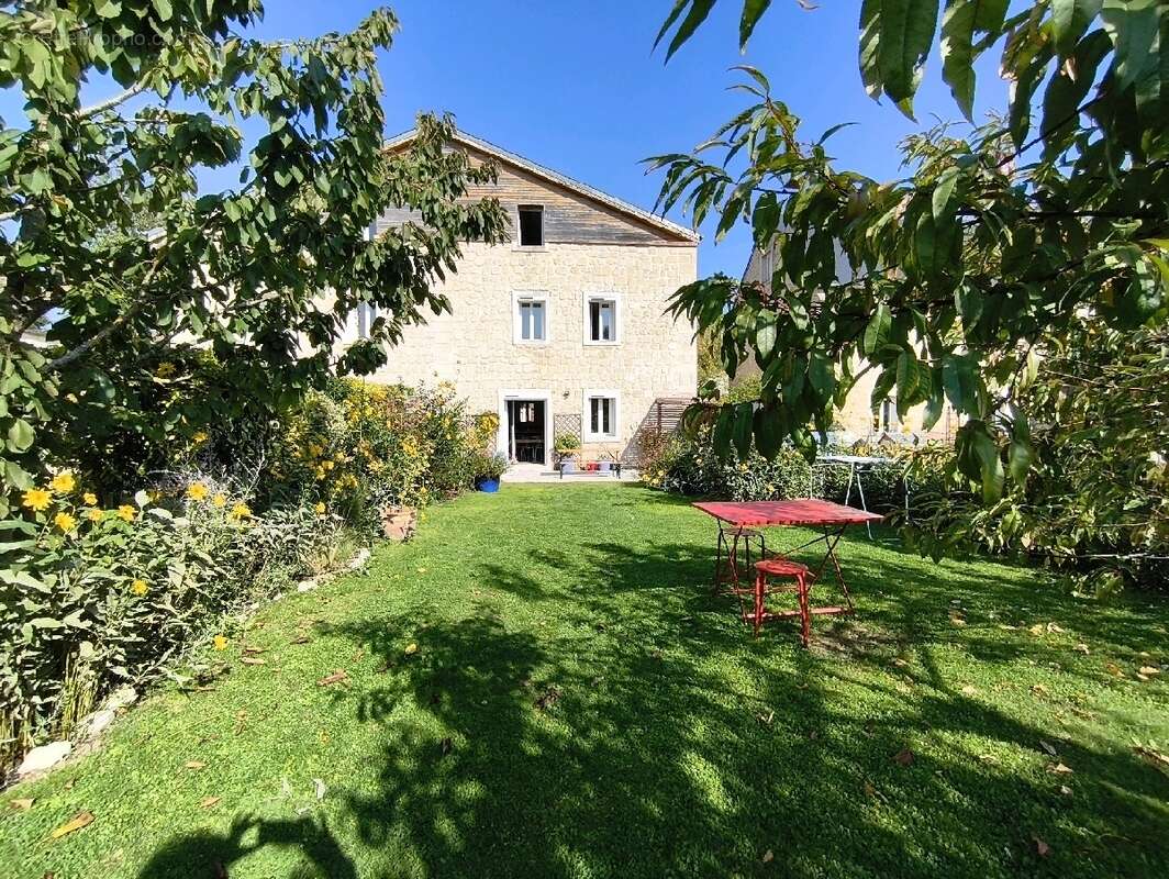 Maison à NESLES-LA-VALLEE