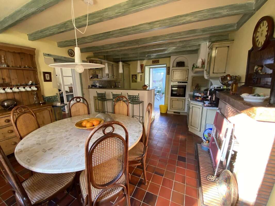 Maison à FONTAINE-LE-COMTE